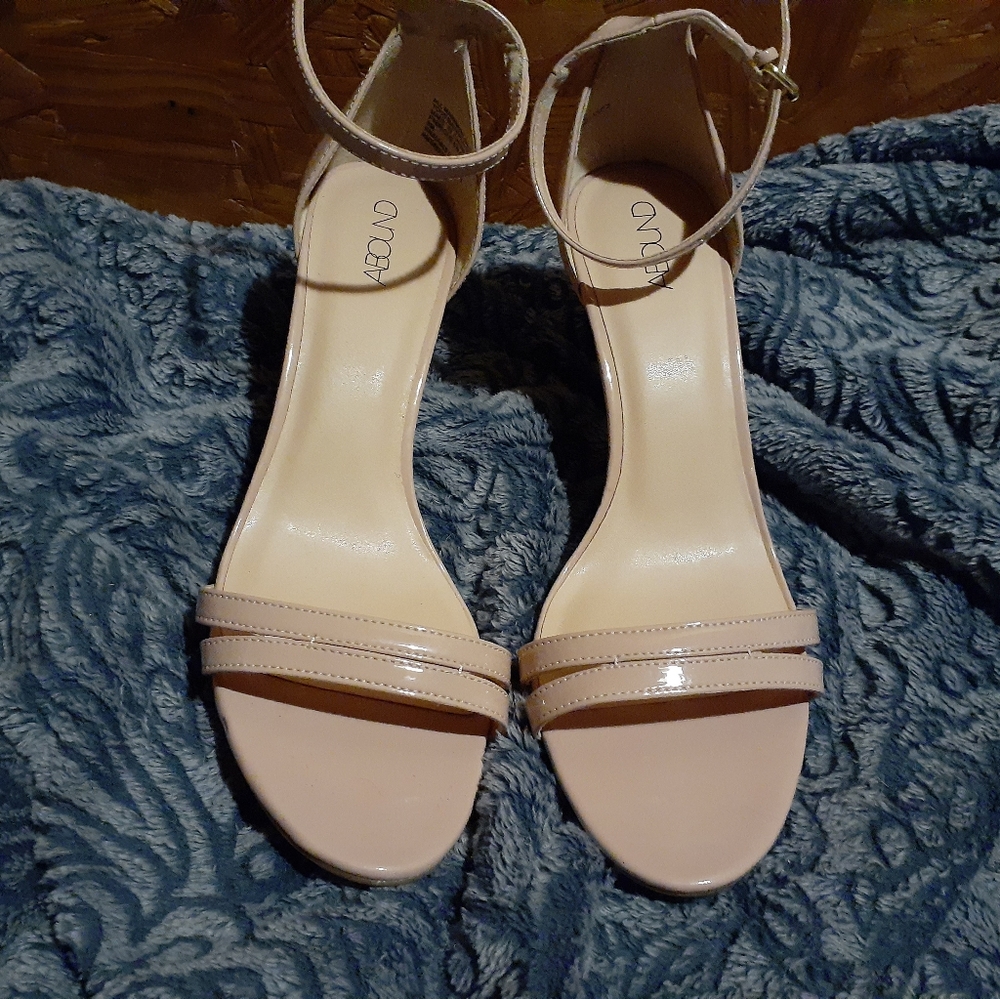 NWOT Heels
